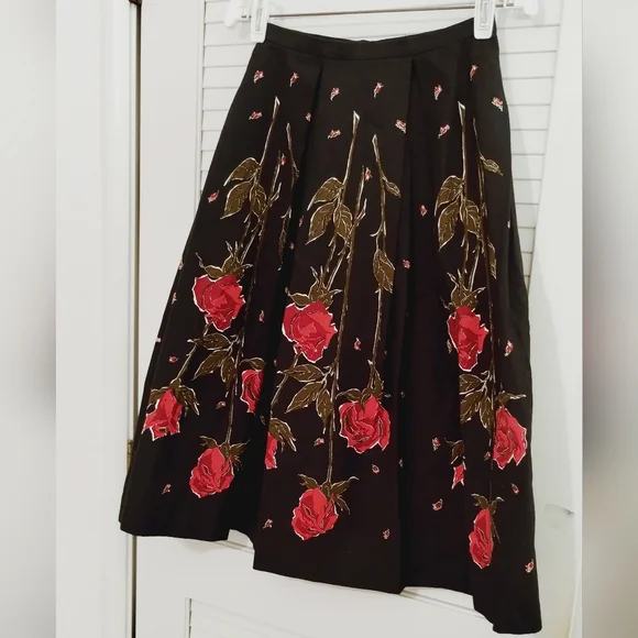 Vintage 80's Strawberry Fields Midi Floral Flair Pleated T Length Skirt. - Picture 4 of 12